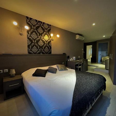 Hotel-Restaurant Des Voyageurs Le Cheylard Экстерьер фото