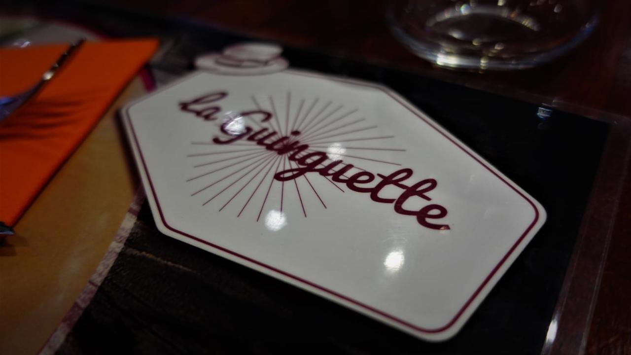 Hotel-Restaurant Des Voyageurs Le Cheylard Экстерьер фото